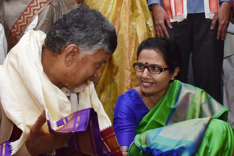 Chandrababu Couple Visits Durga Temple at vijayawada