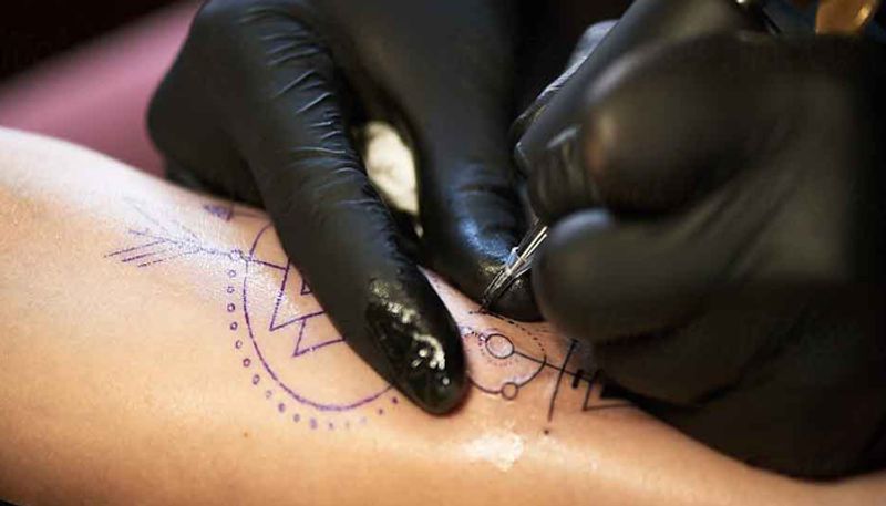 tattoo phone number helped Mumbai police identify decomposed woman body in kurla mrq