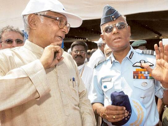 Former Defence minister George Fernandes dies at 88
