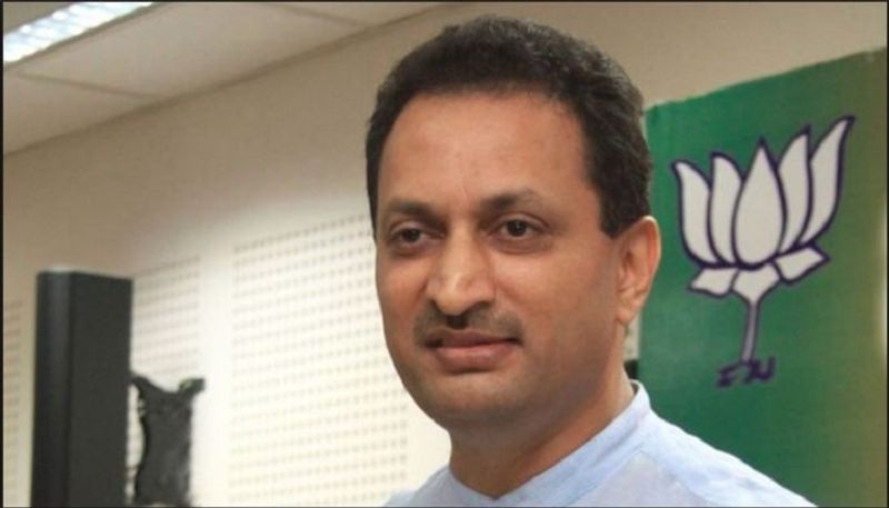 Man Challenges Union Minister Ananthkumar Hegde on Twitter