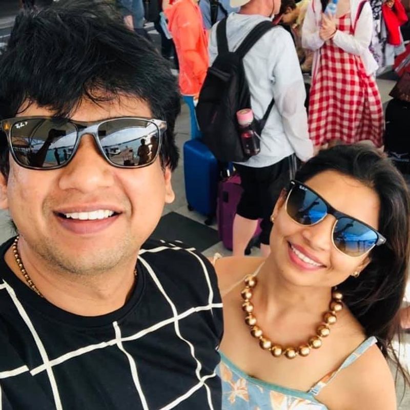 Singer Vijay Prakash celebrates wedding anniversary in Maldives