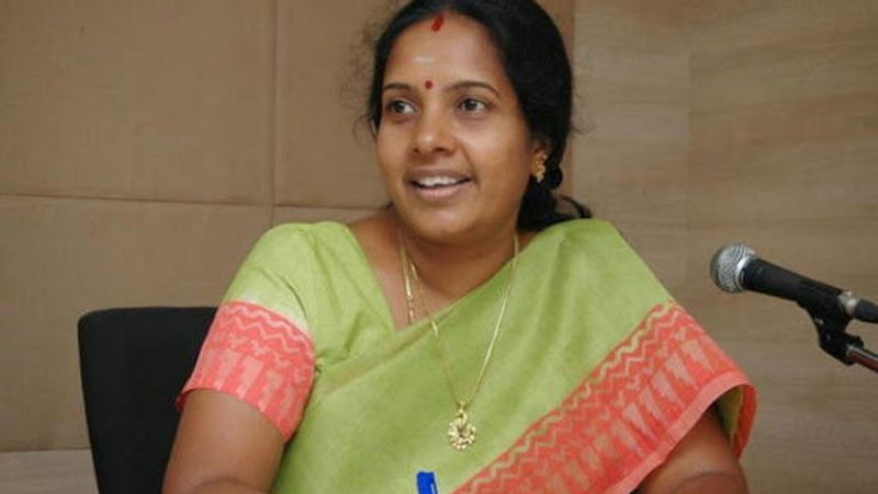 Village panchayat president are paid monthly Rs. 10,000 should be paid.. Vanathi Srinivasan