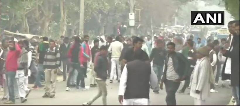 जींद में भाजपा की बढ़त के बाद मतगणना केंद्र के बाहर विपक्ष का हंगामा, पुलिस ने किया लाठीचार्ज