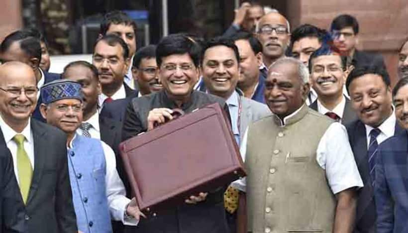 पीयूष गोयल ने पेश किया 27 लाख 84 हजार दो सौ करोड़ का बजट