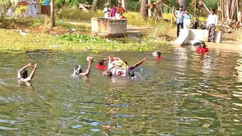 Tuticorin near dead body shoulder