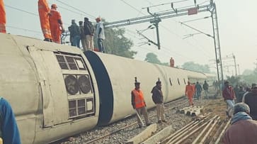 train accident in Hazipur Bihar, seven people killed several injured