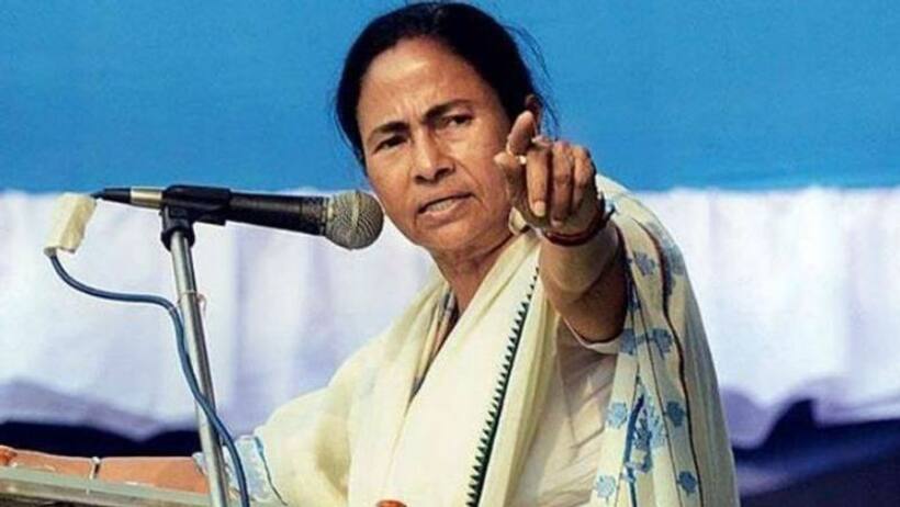 ममता बनर्जी का दुखद हास्य नाटक: बंगाल में चिट फंड घोटालेबाजों को बचाने की हर संभव कोशिश