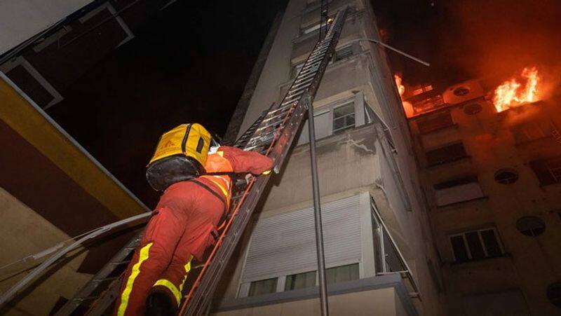 apartment building fire...10 people death