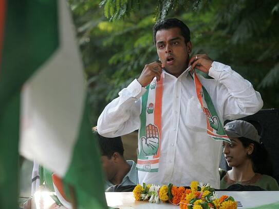 milind deora is unhappy with inner fight in mumbai congress
