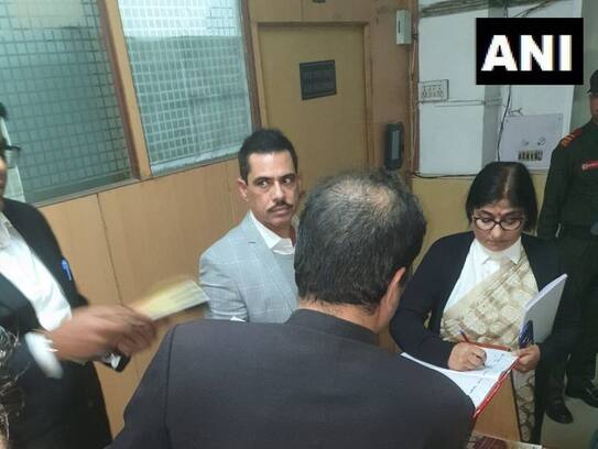 Enforcement directorate ED today interrogate to Robert Vadra link with money laundering case