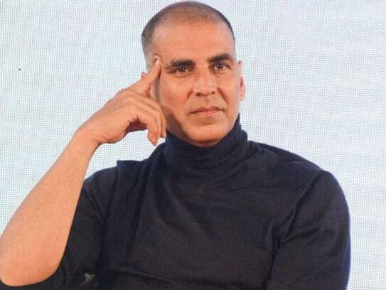 akshay kumar fan try to come in his house without permission, police arrested him
