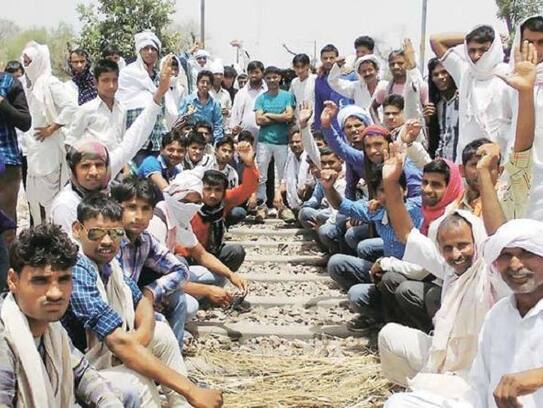 Gujjar reservation becoming fierce in Rajasthan, protester torched vehicle