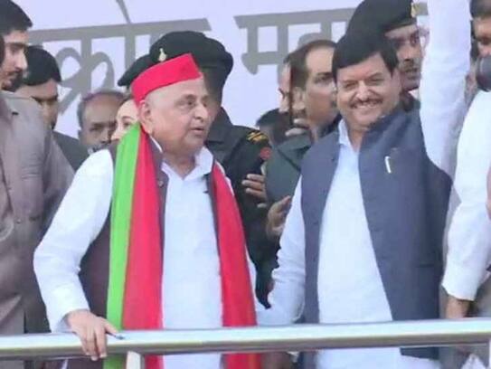 On the occasion of shivpal singh Yadav Mulayam not give wish to him, Aperna Yadav also kept away from shivpal birthday function