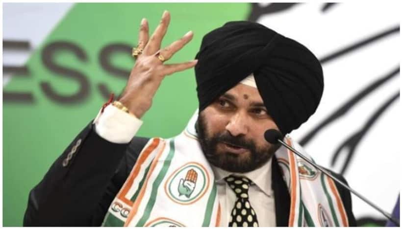 नवजोत सिंह सिद्धू ने एयर स्ट्राइक को लेकर उठाए सवाल, पूछा  300 मरे या पेड़ गिरे?