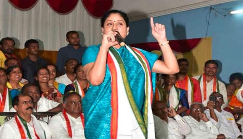 చంద్రబాబు రాములమ్మ కితాబు: కేసీఆర్ పై విమర్శలు