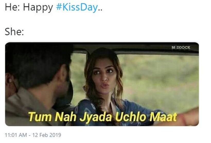 #KissDay: देखिए ‘किस डे’ पर बने मजेदार मीम्स!
