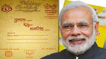 In bhopal by wedding card man appeal guests to vote for modi in 2019 lok sabha election