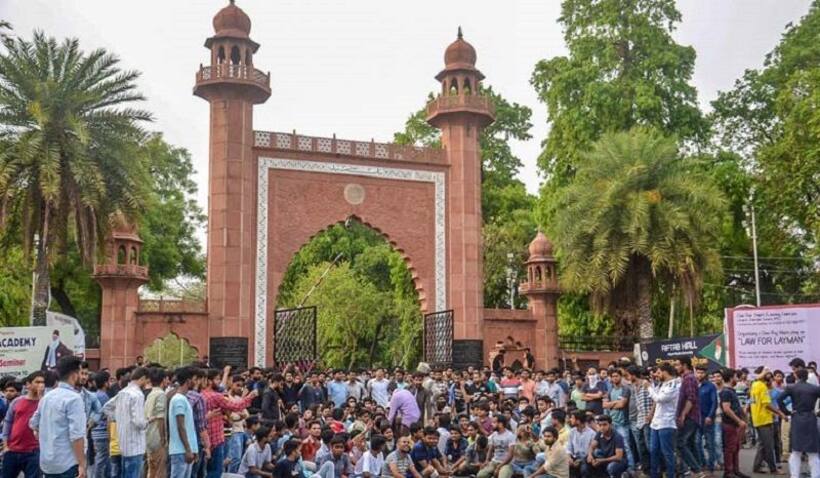जानें क्यों गर्मायी ‘हिंदू मुशायरे’ से यूपी की सियायत