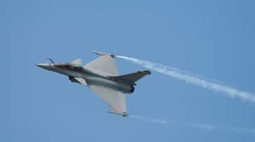 Rafale Fighter jet shows spectacular maneuvers at Aero India