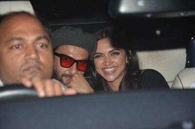 एक साथ ‘gully boy’ की स्क्रीनिंग करने पहुंचे कपल, देखें तस्वीरें