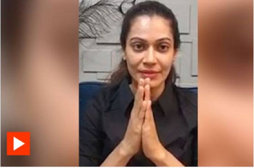 बॉलीवुड अभिनेत्री पायल रोहतगी ने पाकिस्तान के साथ कांग्रेस को भी आड़े हाथों लिया