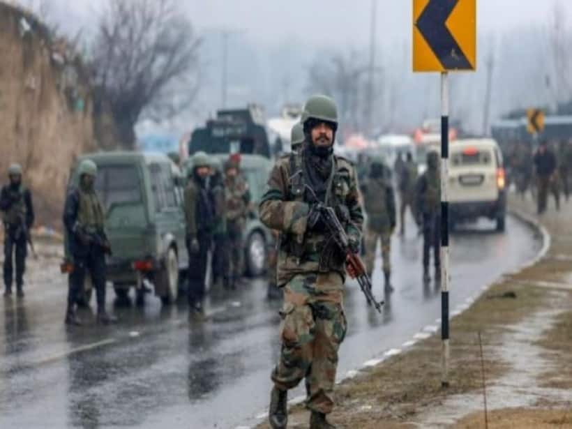 केंद्र सरकार द्वारा CRPF के जवानों को हवाई जहाज की सुविधा ना देने की ख़बर का सच आया सामने
