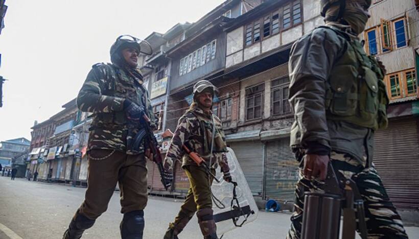 पुलवामा हमले के बाद सरकार का बड़ा फैसला, अब  जम्मू कश्मीर में सभी जवान हवाई सफर करेंगे