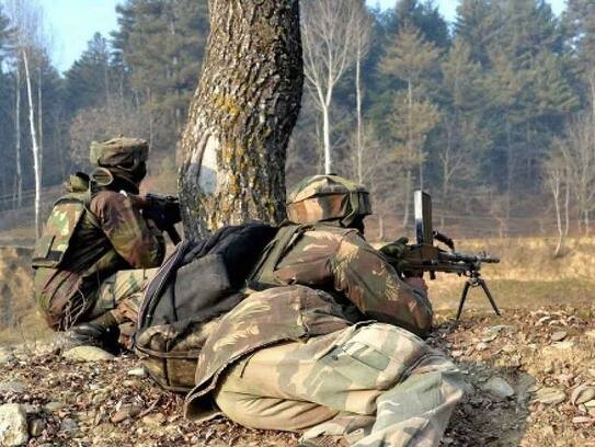 Encounter going on in Pulwama district in south Kashmir, four army soldier martyr in encounter