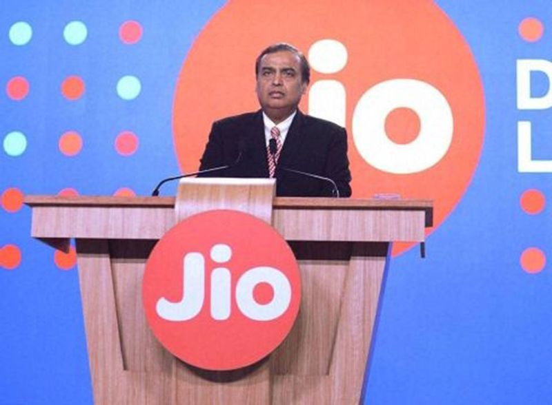 Jio opposed to union govt Help to telecom Companies