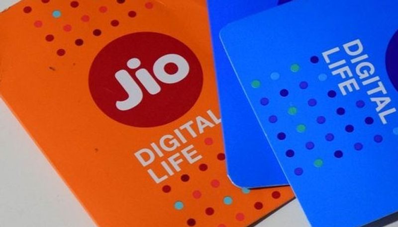 Reliance Jio offers Celebration Pack with 2GB data per day