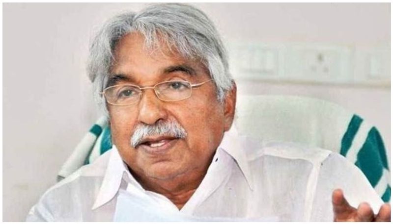 oommen chandy against govt decision mandatory covid test for expats who travel in charter flight