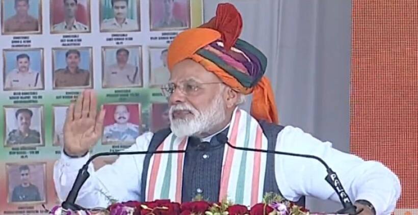 पाकिस्तान में हवाई हमले के बाद बोले  पीएम मोदी, सुरक्षित हाथों में है देश