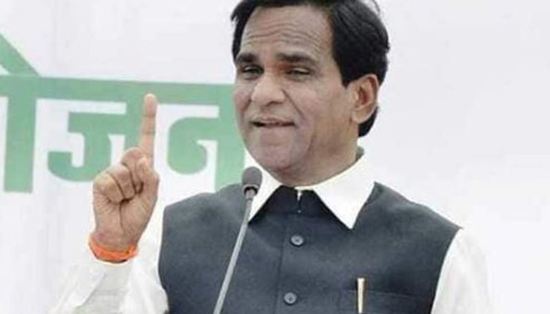 union minister raosaheb danve compares rahul gandhi with bull in   jan ashirwad yatra