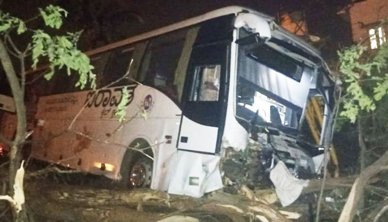 Five family members returning from temple die after car hits KSRTC bus