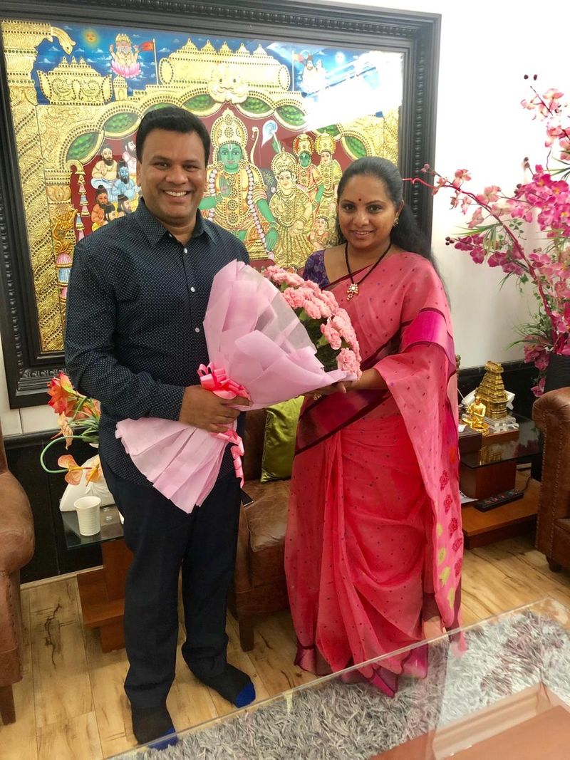 mp kavitha meeting with mahesh bigala