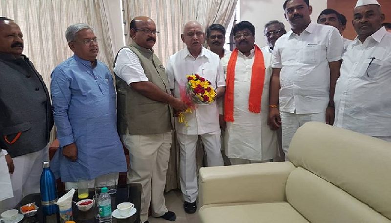 Umesh Jadhav to contest against Mallikarjun Kharge from Kalaburagi