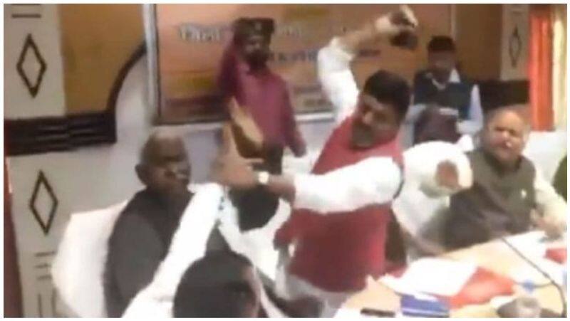 BJP's MLA attacked by MLA Huge video scene at Uttar Pradesh meeting