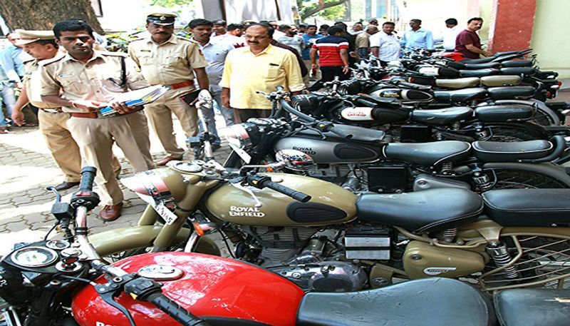 Bengaluru DCP Annamalai And Team arrests Bullet Robbers Gang