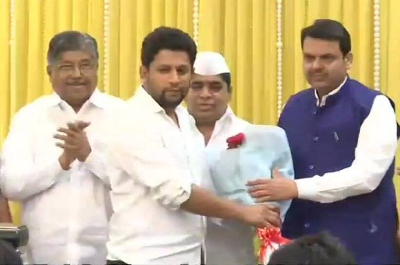 महाराष्ट्र में कांग्रेस को झटका, विधानसभा में नेता प्रतिपक्ष के बेटे भाजपा में शामिल