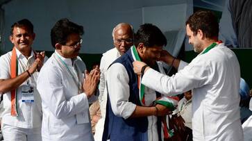 Patidar Leader Hardik Patel Joins Congress In Presence Of Rahul and Sonia Gandhi