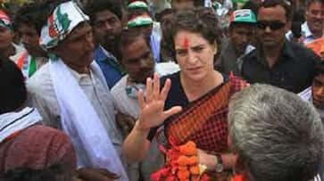 Priyanka Gandhi vadra start temple politics in up, will visit kashi vishwanath and vindhyavasini devi temple