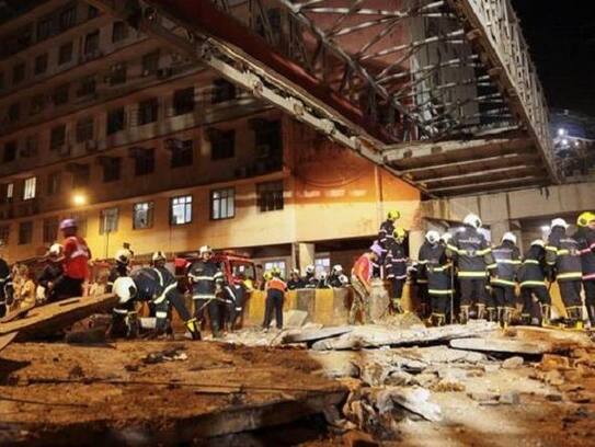 Traffic Red signal saved several people in Mumbai bridge collapse