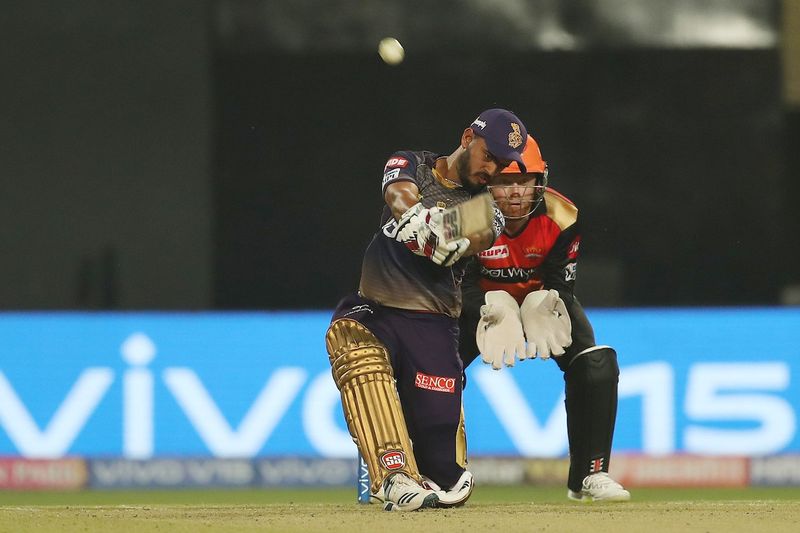 IPL 2019 KKR vs SRH match temporary stopped for Floodlight failure