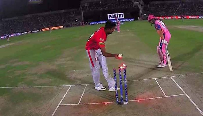 IPL 2019 Aakash Chopra cheekily asks more bowlers to Mankad batsmen