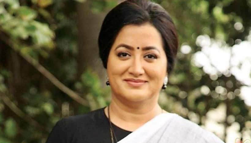 Sumalatha Ambareesh allotted 'man blowing trumpet' symbol; District commissioner issues notice to candidate