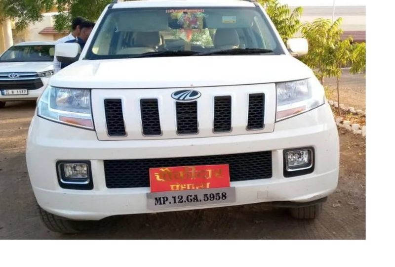 Bjp Mla use chowkidar number plate for his mahindra car and  get fined