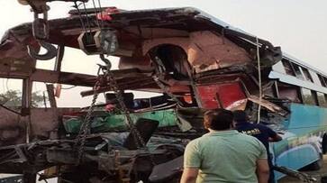 Eight killed as bus rams into truck on Yamuna Expressway