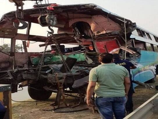 Eight killed as bus rams into truck on Yamuna Expressway