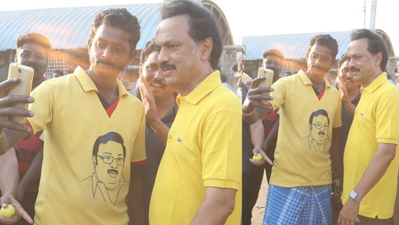 MK azhagiri t-shirt...MK Stalin selfie