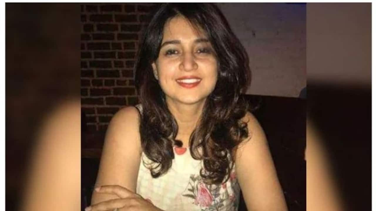 कानून का पालन कराने पर महिला अधिकारी की बेरहमी से हत्या